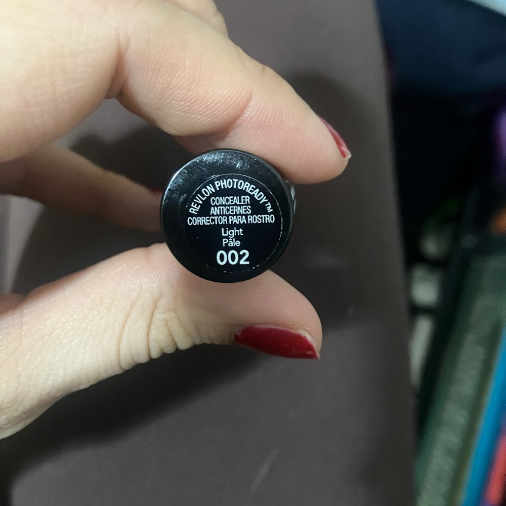 Revlon concealer - Picture 2 of 6
